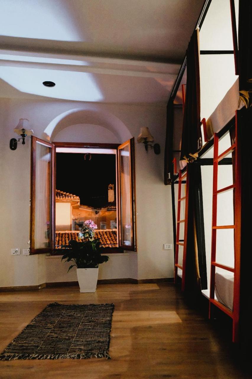 Scodrinon Hostel Shkodër Exterior foto